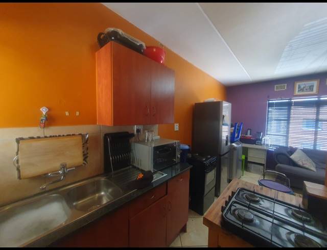 2 BEDROOM APARTMENT SOLD IN JABULANI